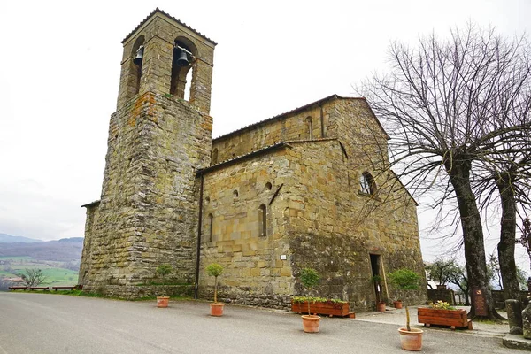 Приходская Церковь Святого Петра Ромене Тоскана Италия — стоковое фото