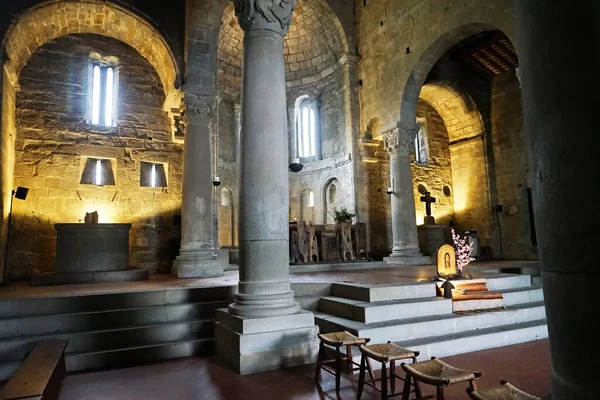 意大利托斯卡纳Romena San Pietro教区教堂的内部 — 图库照片