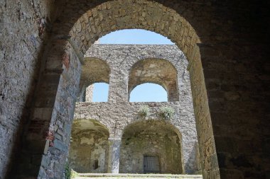 Malaspina şatosunun Loggia 'sı Fosdinovo, Toskana, İtalya