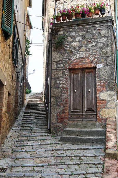 イタリア トスカーナ州キウディノの古代の村の路地 — ストック写真