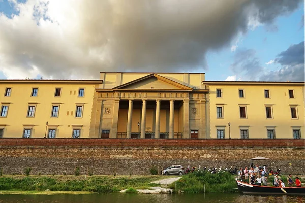 Burzovní Palác Sídla Florencijské Obchodní Komory Vidět Lodi Řece Arno — Stock fotografie