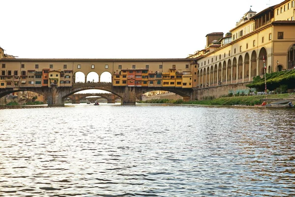 Ponte Vecchio Visto Una Barca Sull Arno Firenze Toscana Italia — Foto Stock