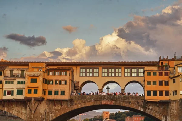 Ponte Vecchio Visto Desde Barco Río Arno Florencia Toscana Italia —  Fotos de Stock
