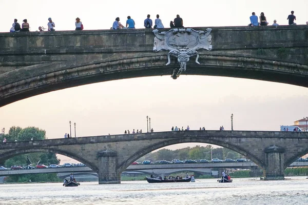 Brücke Santa Trinita Von Einem Boot Auf Dem Arno Florenz — Stockfoto