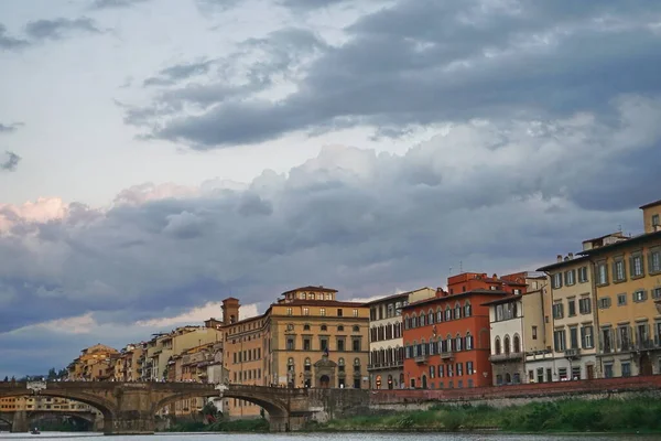 Ponte Santa Trinita Visto Una Barca Sul Fiume Arno Firenze — Foto Stock