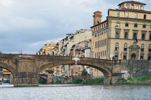 Santa Trinita Híd Egy Hajóról Arno Folyón Firenzében Toszkánában Olaszországban — Stock Fotó
