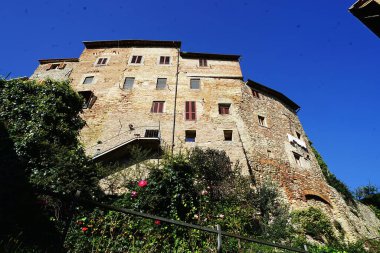 Anghiari, Toskana, İtalya 'nın ortaçağ tarihi merkezinde saraylar