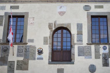 Anghiari, Tuscany, İtalya 'daki Pretorio veya Vicario Sarayı' nın detayları