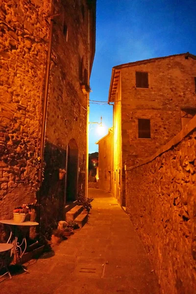 Glimp Van Middeleeuwse Oude Stad Van Anghiari Avonds Toscane Italië — Stockfoto
