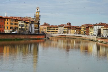 Pisa 'daki Arno Nehri, Toskana, İtalya