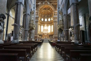 Napoli, Campania, İtalya katedralinin içi