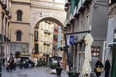 Napoli, Campania, İtalya 'da San Ferdinando bölgesinde Chiaia Köprüsü