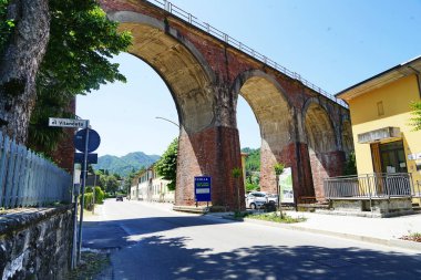 Marradi, Toskana, İtalya 'daki demiryolu köprüsü.