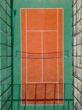 Açık hava boş tenis kortu hava görüntüsü