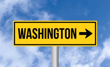 Bulutlu arka planda Washington yol tabelası