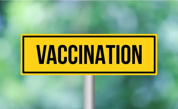 Panneau Routier Vaccination Sur Fond Flou — Photo