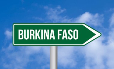 Mavi arka planda Burkina faso yol tabelası