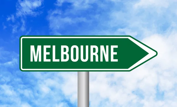 Mavi Gökyüzü Arka Planında Melbourne Yol Tabelası — Stok fotoğraf