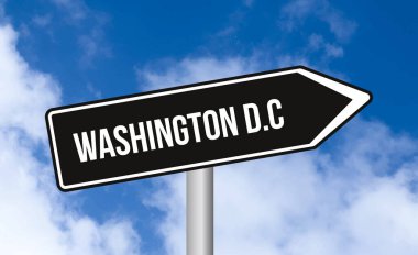 Washington D.C. yol tabelası gökyüzü arka planında