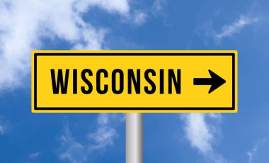 Mavi gökyüzü arka planında Wisconsin yol tabelası