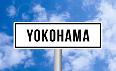 Gökyüzü arka planında Yokohama yol işareti