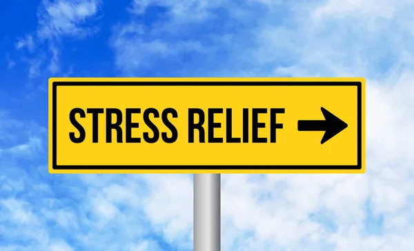 Stress Relief Vägskylt Blå Himmel Bakgrund — Stockfoto