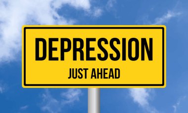 Depresyon bulutlu arka planda sadece yol işareti