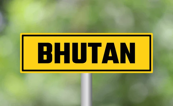 Οδική Σήμανση Μπουτάν Στο Φόντο Θόλωσης — Φωτογραφία Αρχείου