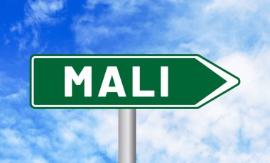 Bulutlu arkaplanda Mali yol işareti