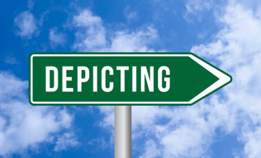 Bulutlu gökyüzü arka planında yol işareti gösteriliyor