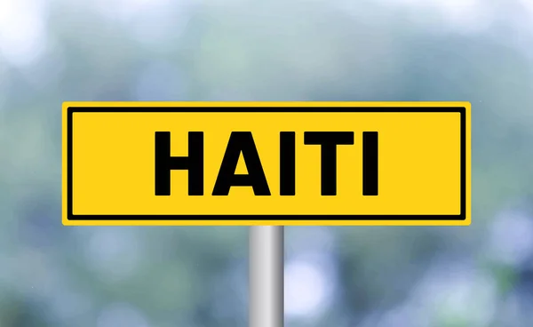 Дорожный Знак Гаити Фоне Размытости — стоковое фото