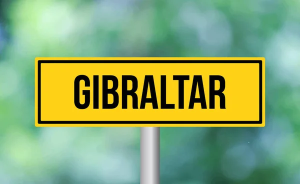 Bulanık Arkaplanda Gibraltar Yol Işareti — Stok fotoğraf