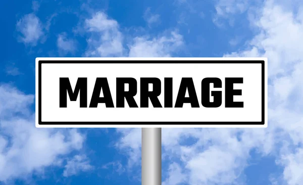 Marriage Road Sign Cloudy Sky Background — Stock Photo, Image