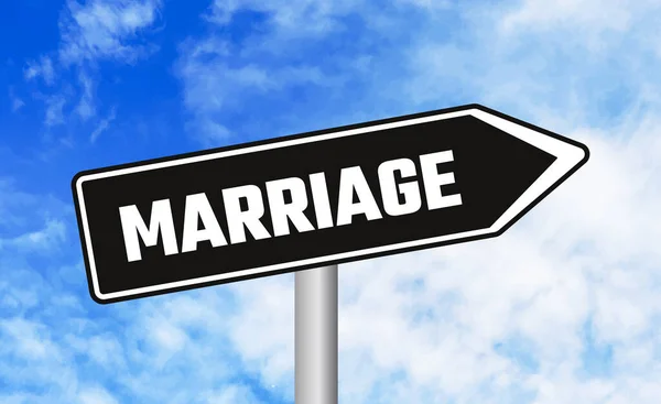 Heirat Straßenschild Auf Bewölkten Himmel Hintergrund — Stockfoto