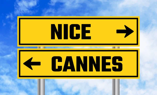 Nice Lub Cannes Znak Drogowy Tle Nieba — Zdjęcie stockowe