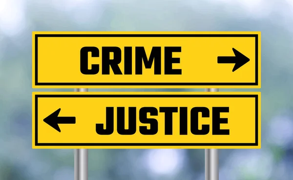 Znak Drogowy Przestępstwa Lub Sprawiedliwości Rozmytym Tle — Zdjęcie stockowe