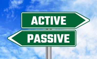 aktif ya da pasif yol gökyüzü arka plan üzerinde oturum