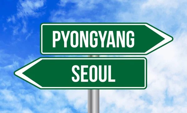 Panneau Pyongyang Séoul Sur Fond Ciel — Photo