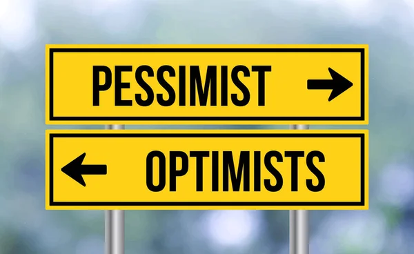 Pessimist Eller Optimister Vägskylt Suddig Bakgrund — Stockfoto