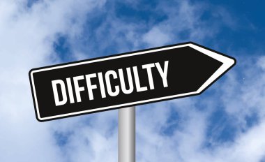 Gökyüzü arka planında zorluk işareti