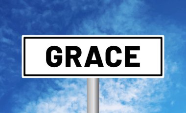 Gökyüzü arka planında Grace yol işareti