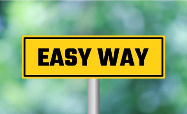 Bulanık arkaplanda kolay yol işareti