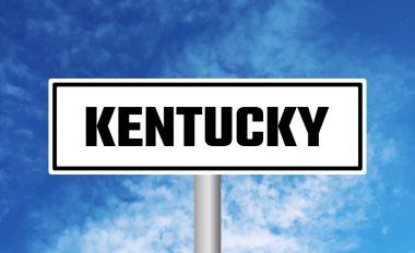 Bulutlu arka planda Kentucky yol tabelası