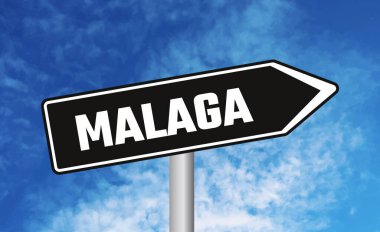 Bulutlu arkaplanda Malaga yol işareti