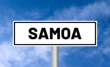 Gökyüzü arka planında Samoa yol işareti