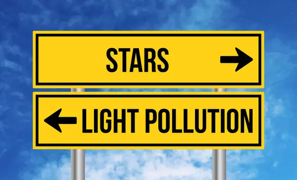Sterne Oder Lichtverschmutzung Verkehrszeichen Auf Bewölkten Himmel Hintergrund — Stockfoto