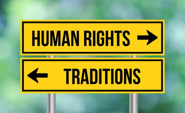人権や伝統 明るい背景に道路標識 — ストック写真