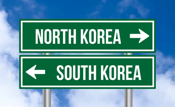 Nord Corea Sud Corea Cartello Stradale Sfondo Cielo Blu — Foto Stock