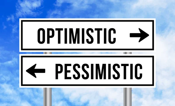 Optimistisk Eller Pessimistisk Vägskylt Molnig Himmel Bakgrund — Stockfoto