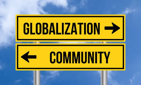 Globalizacja Lub Znak Drogowy Wspólnoty Tle Nieba — Zdjęcie stockowe